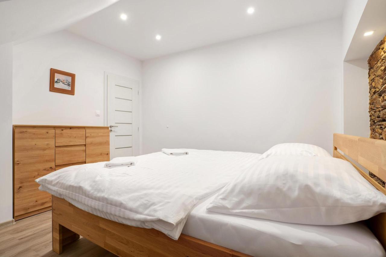 Apartman Krystof - ヤーヒモフ エクステリア 写真