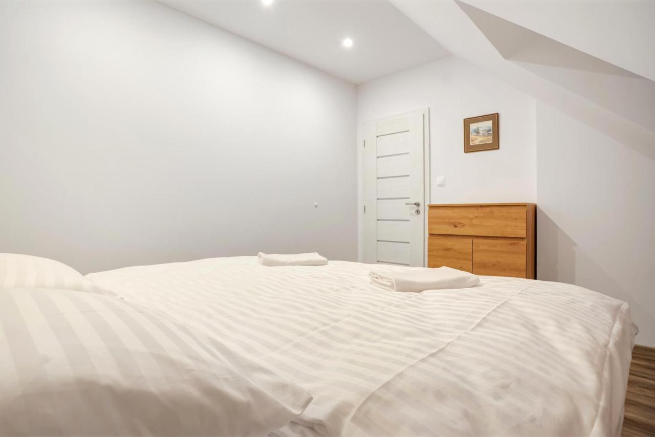 Apartman Krystof - ヤーヒモフ エクステリア 写真